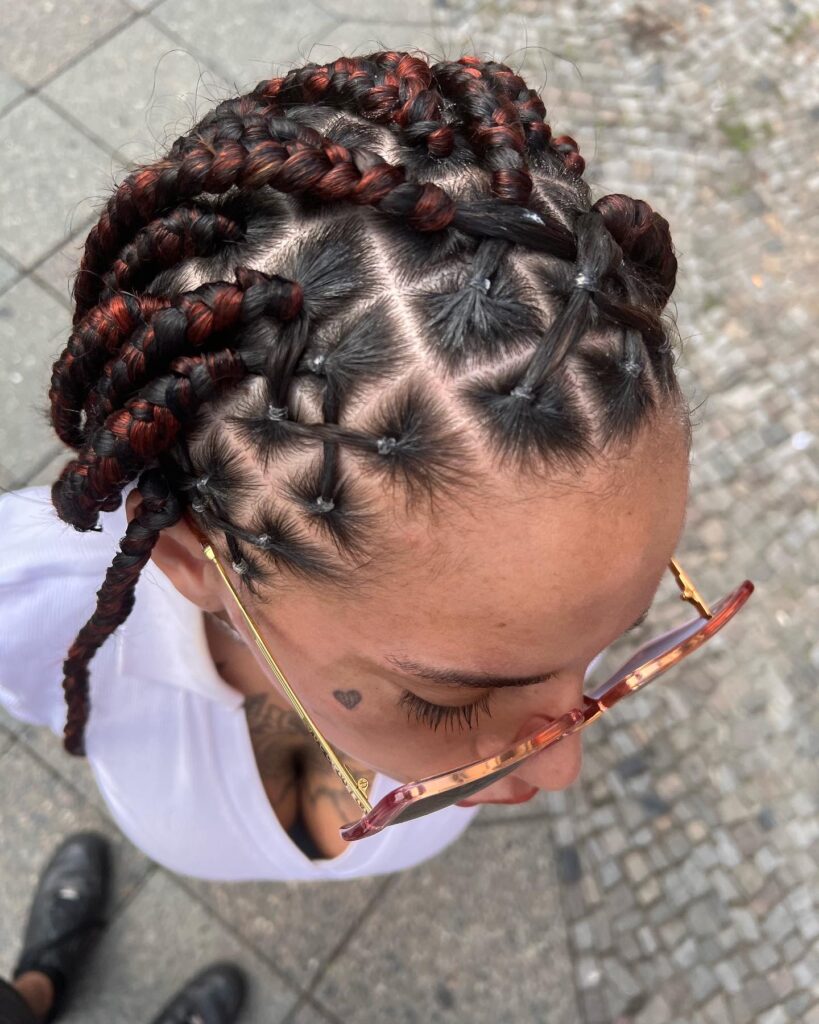 Box Braids mit sauberen Partings in der Nahaufnahme